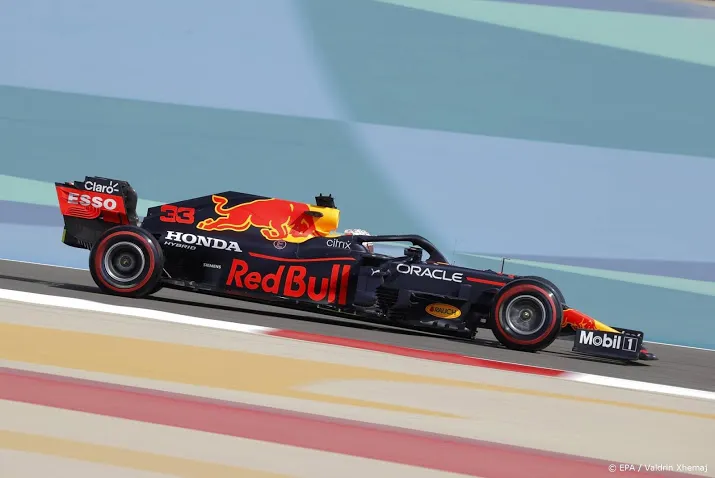 verstappen noteert snelste tijd in eerste vrije training bahrein
