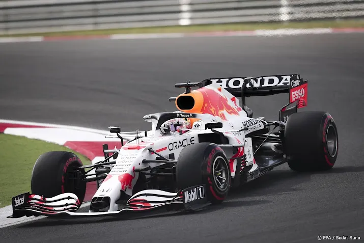 verstappen noteert tweede tijd in eerste vrije training turkije
