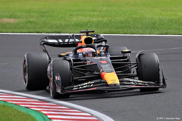 verstappen ook de snelste in tweede training voor de gp in japan