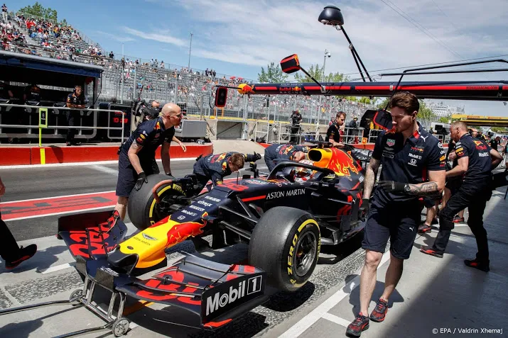verstappen opent met vierde trainingstijd