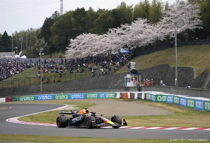 verstappen pakt in japan vierde pole op rij in dit seizoen