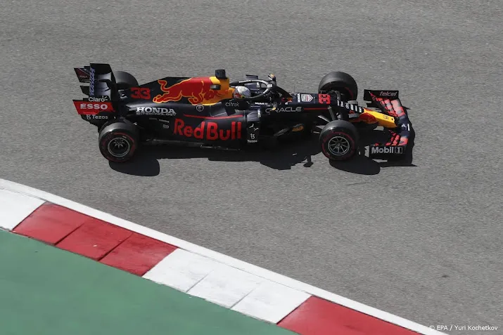 verstappen seconde achter mercedessen bij tweede vrije training