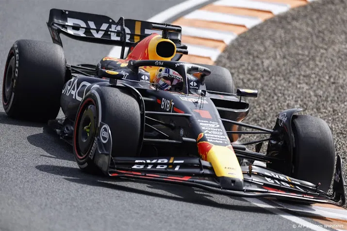 verstappen snelste in kort onderbroken eerste training zandvoort