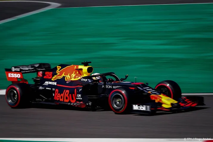 verstappen staakt vroeg de strijd in japan