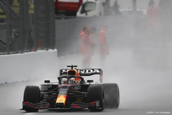 verstappen start achteraan in grote prijs van rusland