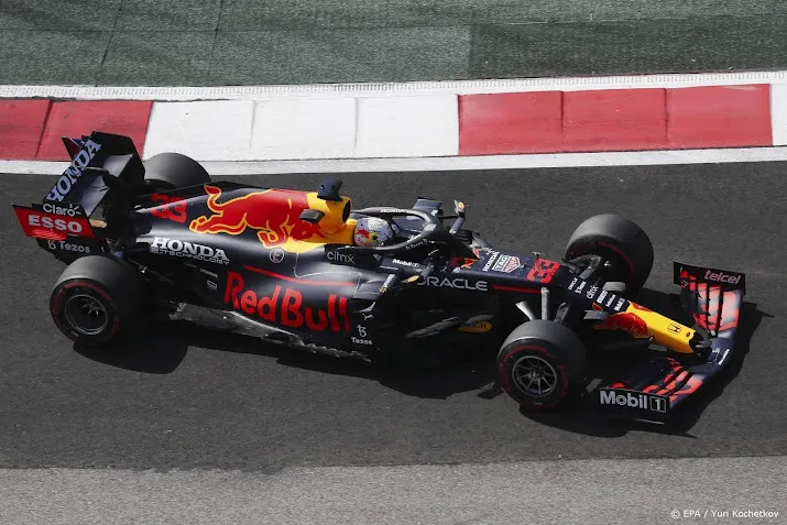 verstappen start achteraan in rusland na motorwissel