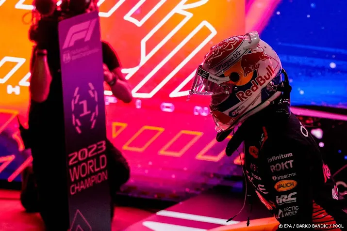 verstappen start als drievoudig wereldkampioen in gp qatar