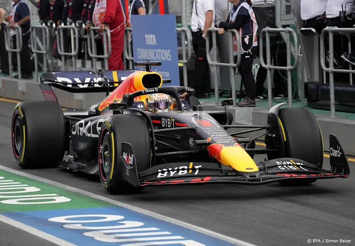 verstappen start als tweede in australie pole voor leclerc