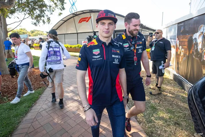 verstappen telt af naar de start