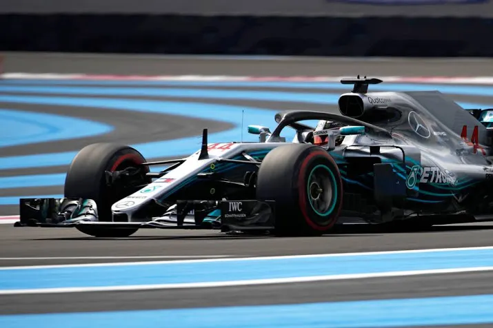 verstappen tweede in frankrijk achter hamilton