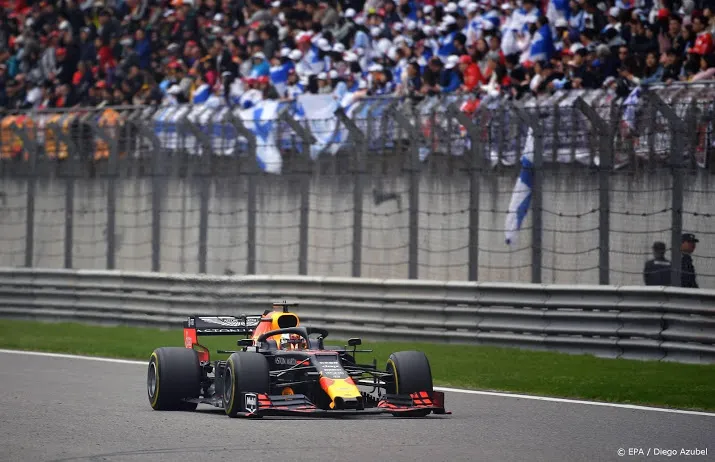 verstappen vierde in china hamilton wint