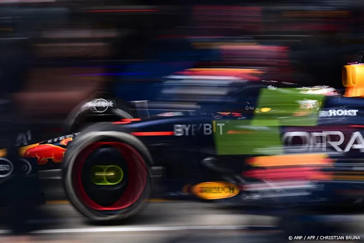 verstappen vijfde in oostenrijk na aanrijding russell wint