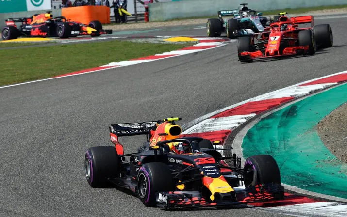 verstappen vijfde na tumultueuze race in china