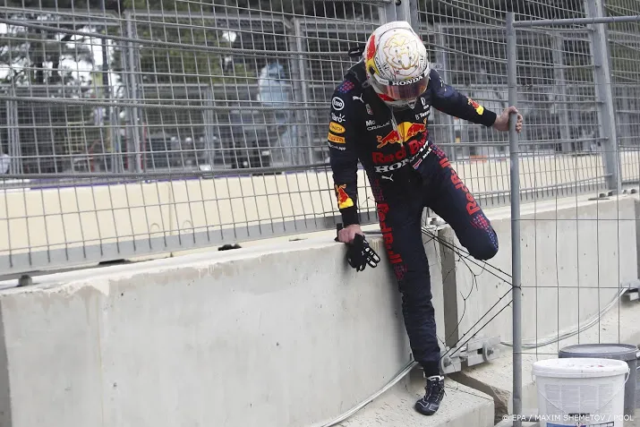 verstappen wijt uitvalbeurt aan kwaliteit van pirelli banden