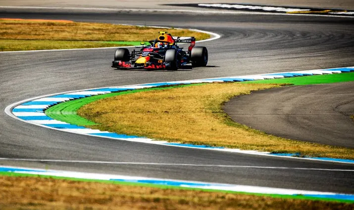 verstappen zet baanrecord neer op hockenheim