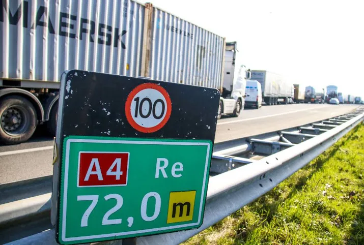 vertraging a4 hoogmade door puin met asbest