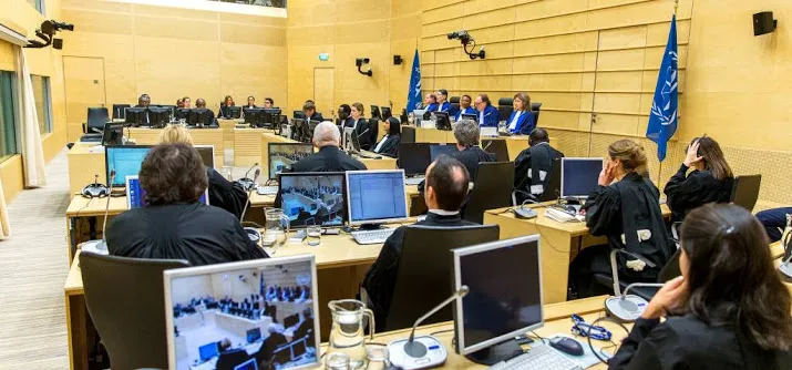 vertrouwelijke gesprekken advocaten opgenomen