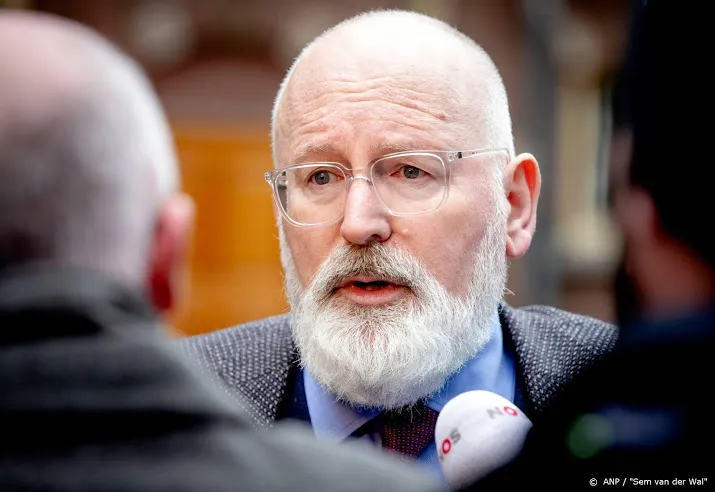 vicevoorzitter timmermans in zelfquarantaine om virus