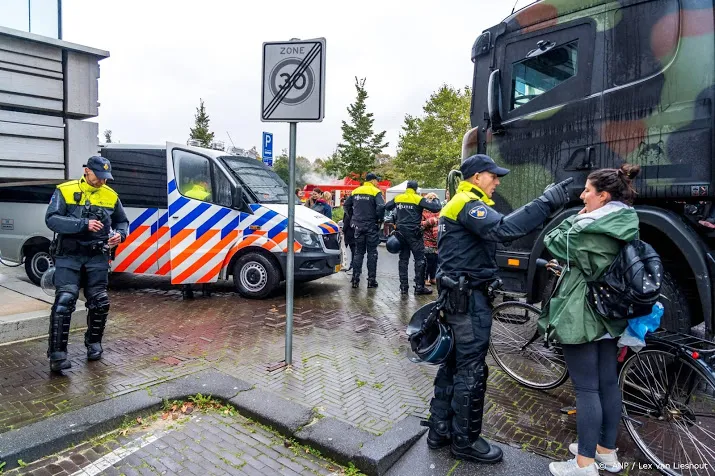 vier aanhoudingen bij boerenprotest den haag