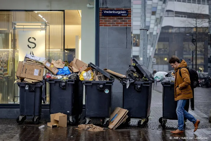 vier dagen acties van gemeenteambtenaren in de stad groningen
