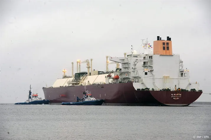 vier tankers met lng uit qatar varen weer door rode zee