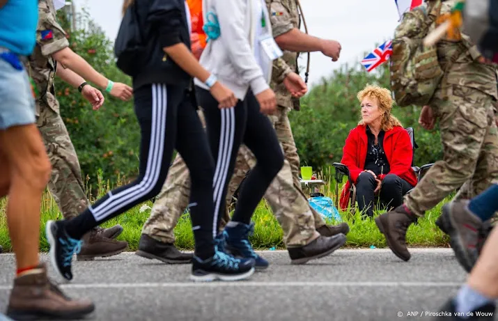 vierdaagse trekt over groesbeekse heuvels