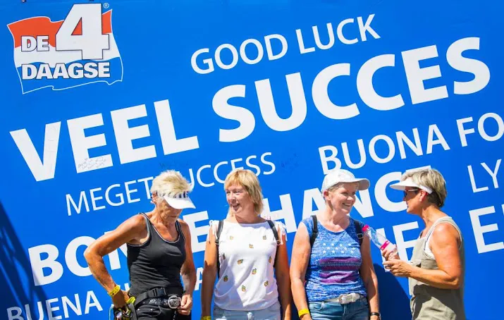 vierdaagselopers wacht warme droge wandeldag