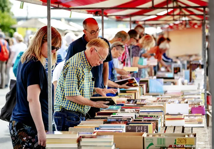 vijfhonderd kramen op eerste deventer boekenmarkt na corona