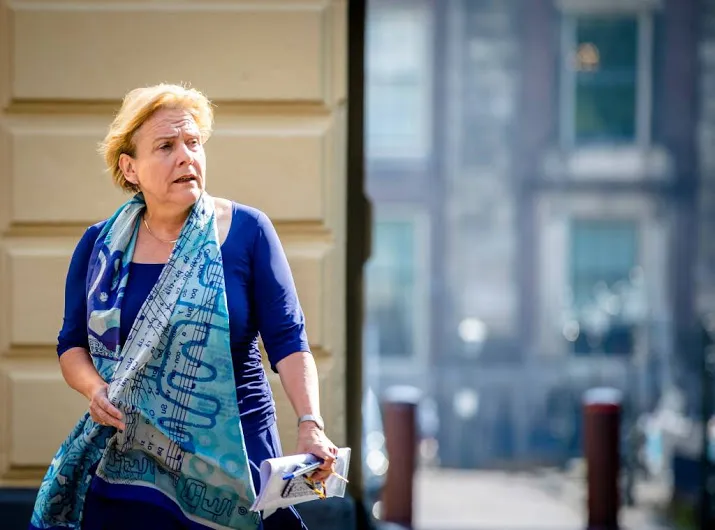 vijftig extra nederlanders naar navo