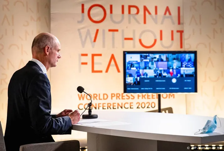 vijftig landen beloven in den haag media beter te beschermen