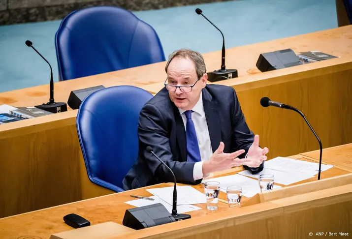 vijlbrief nederland moet waken voor zelfgenoegzaamheid