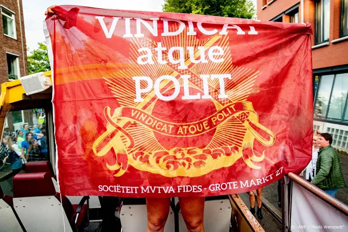 vindicat krijgt weer geld van universiteit