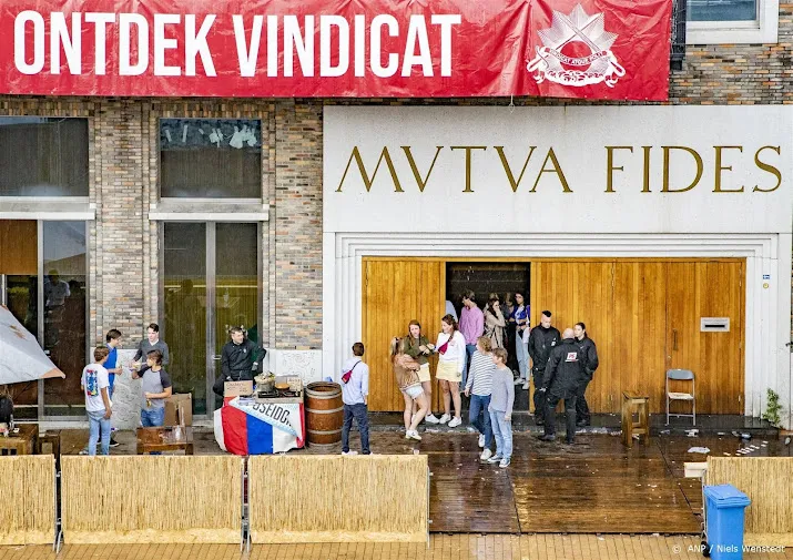 vindicat legt introductietijd stil na onwelwording aspirant leden