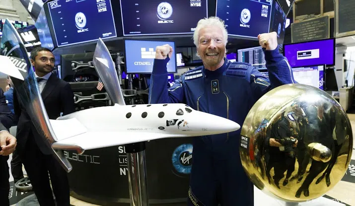 virgin galactic mag commercieel vliegen naar de ruimte