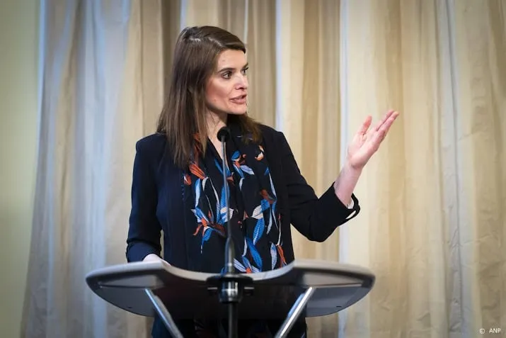 visser cultuurverandering nodig voor vrouwelijke cadetten