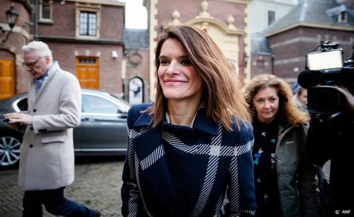 visser praat in zeeland over marinierskazerne