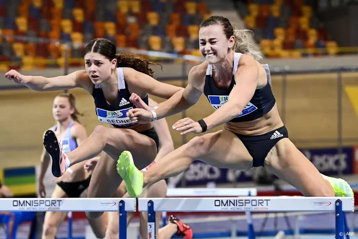 visser snelt naar zevende titel op 60 meter horden