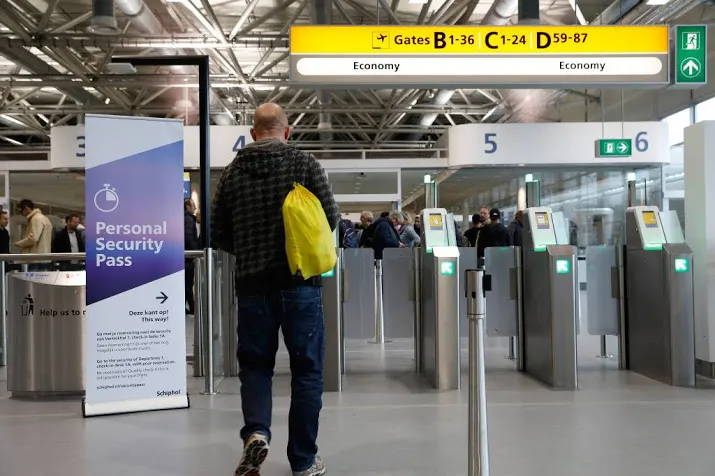 vliegtuigbazen klagen over strengere controles