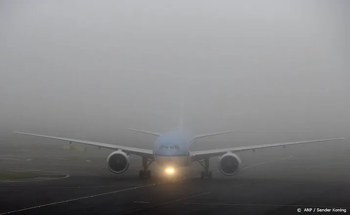vliegverkeer eindhoven airport en schiphol gehinderd door mist
