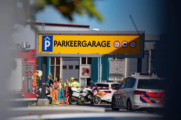 vloer parkeergarage wormerveer deels ingestort