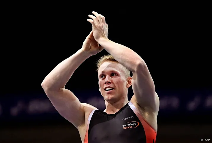 vloon met 570 meter naar ek finale polsstokhoogspringen