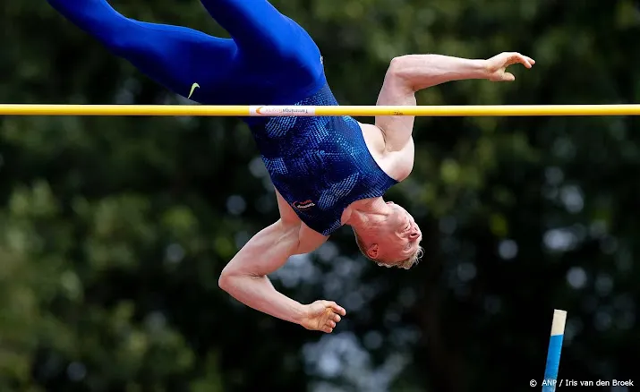 vloon mist finale bij het polsstokhoogspringen op wk atletiek