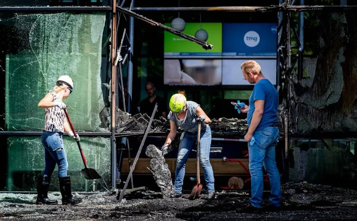 vluchtauto aanslag uitgebrand bij a10 gevonden