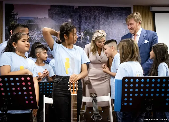 vluchtelingenkinderen smeken koning om gesprek leven in een hel