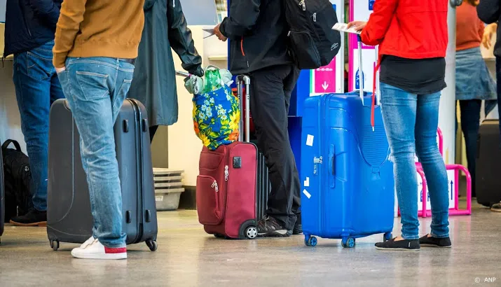 vluchten eindhoven airport vertraagd door onvoldoende personeel