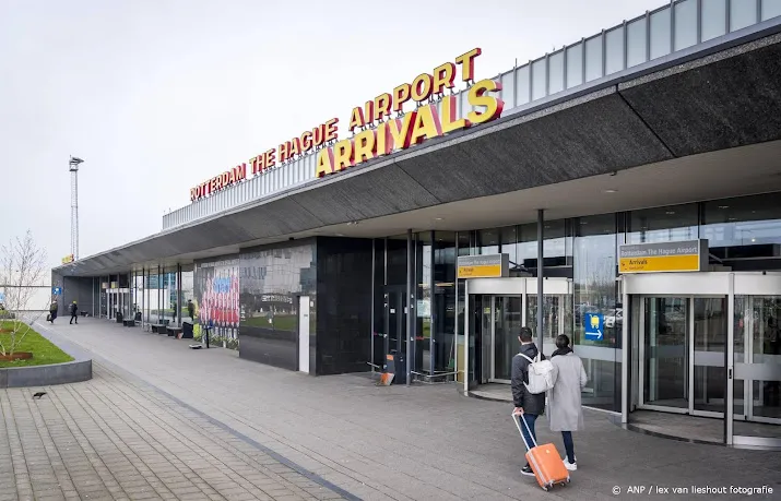 vluchten rotterdams vliegveld vertraagd door korte stroomstoring