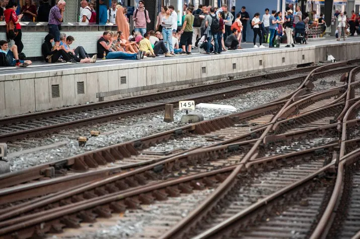 vluchtende dief veroorzaakte treinstoring