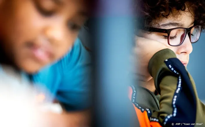 vo raad wil advies omt over ventilatie van scholen