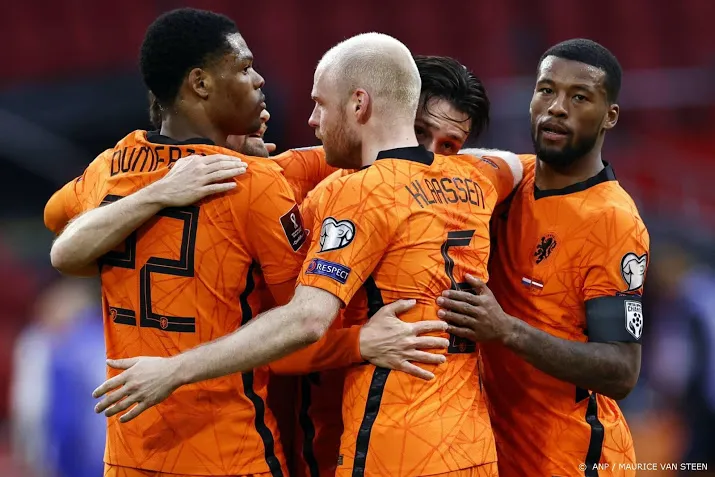 voetbalduel nederland letland trekt 25 miljoen kijkers