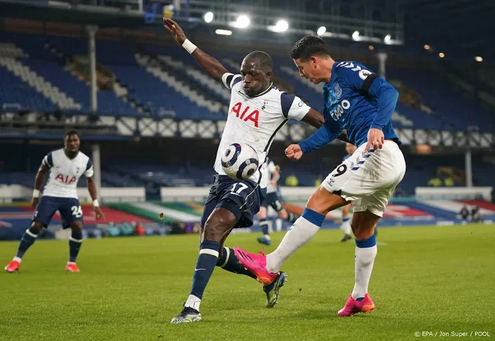voetballers everton en tottenham in evenwicht